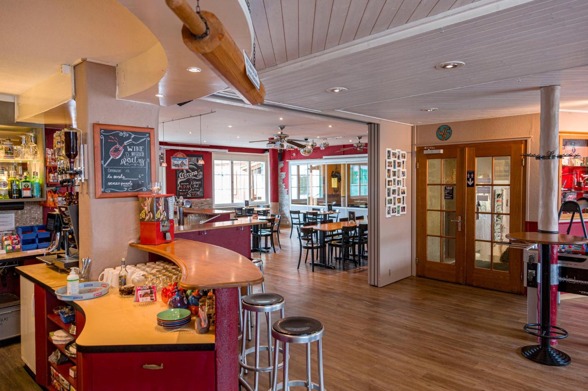 Hirschen Backpacker-hotel & Pub Ostello
