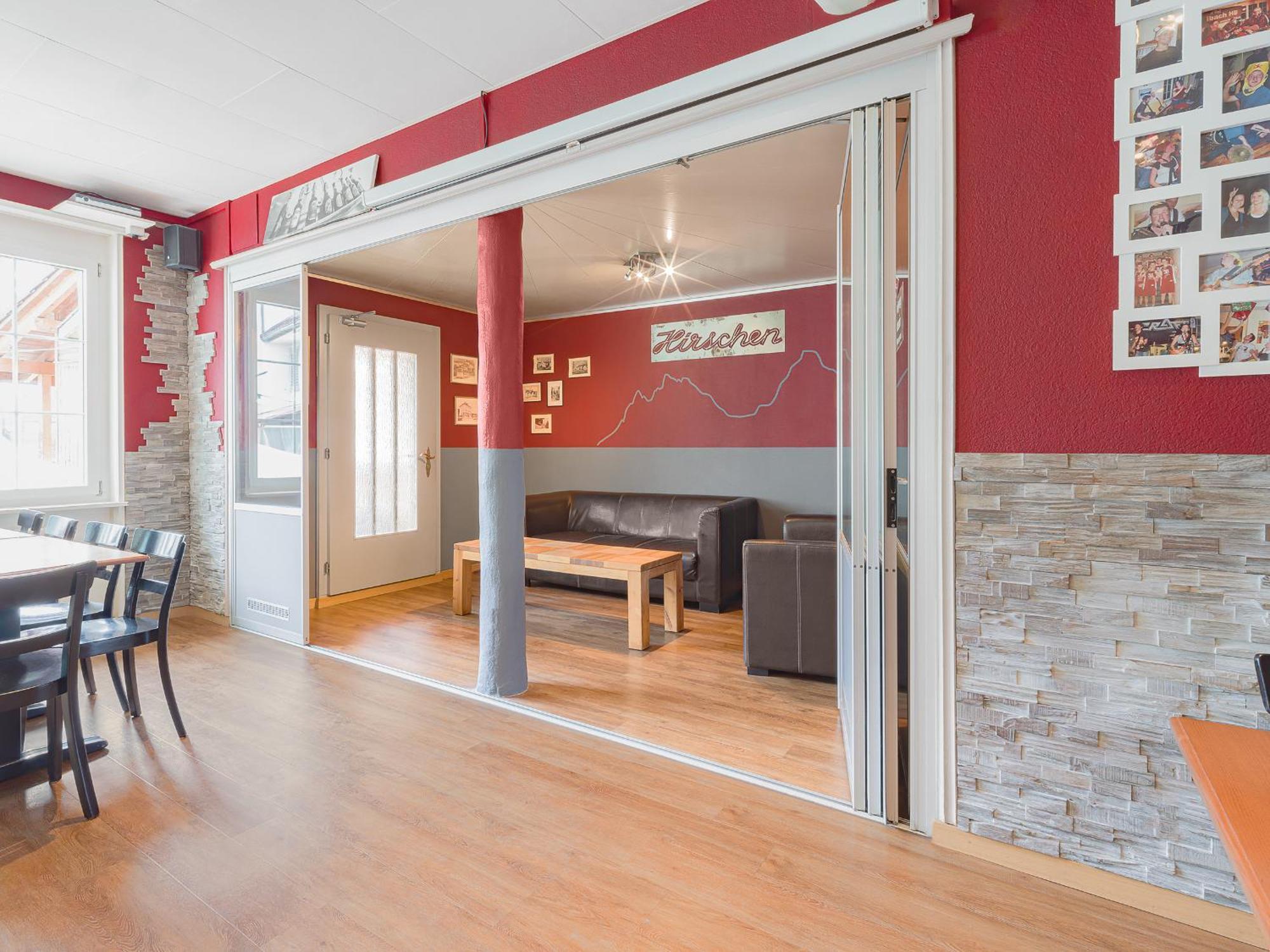 Hirschen Backpacker-hotel & Pub Ostello