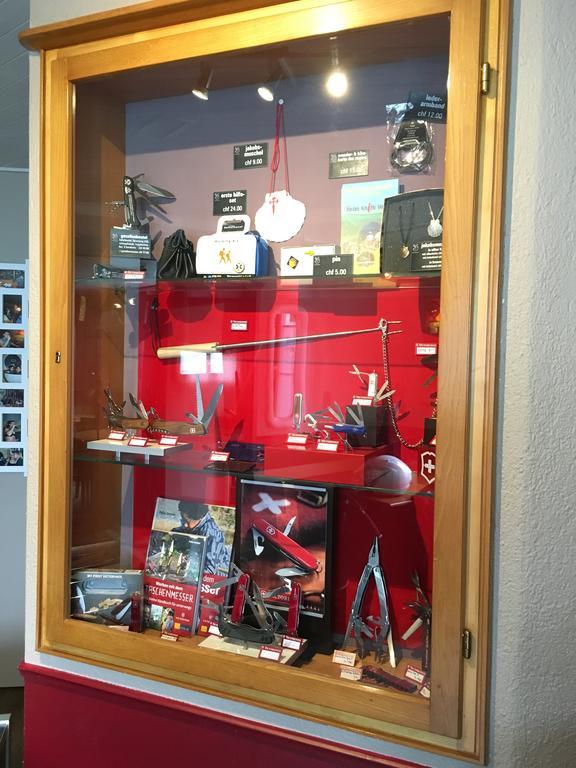 Hirschen Backpacker-hotel & Pub * Schwyz
