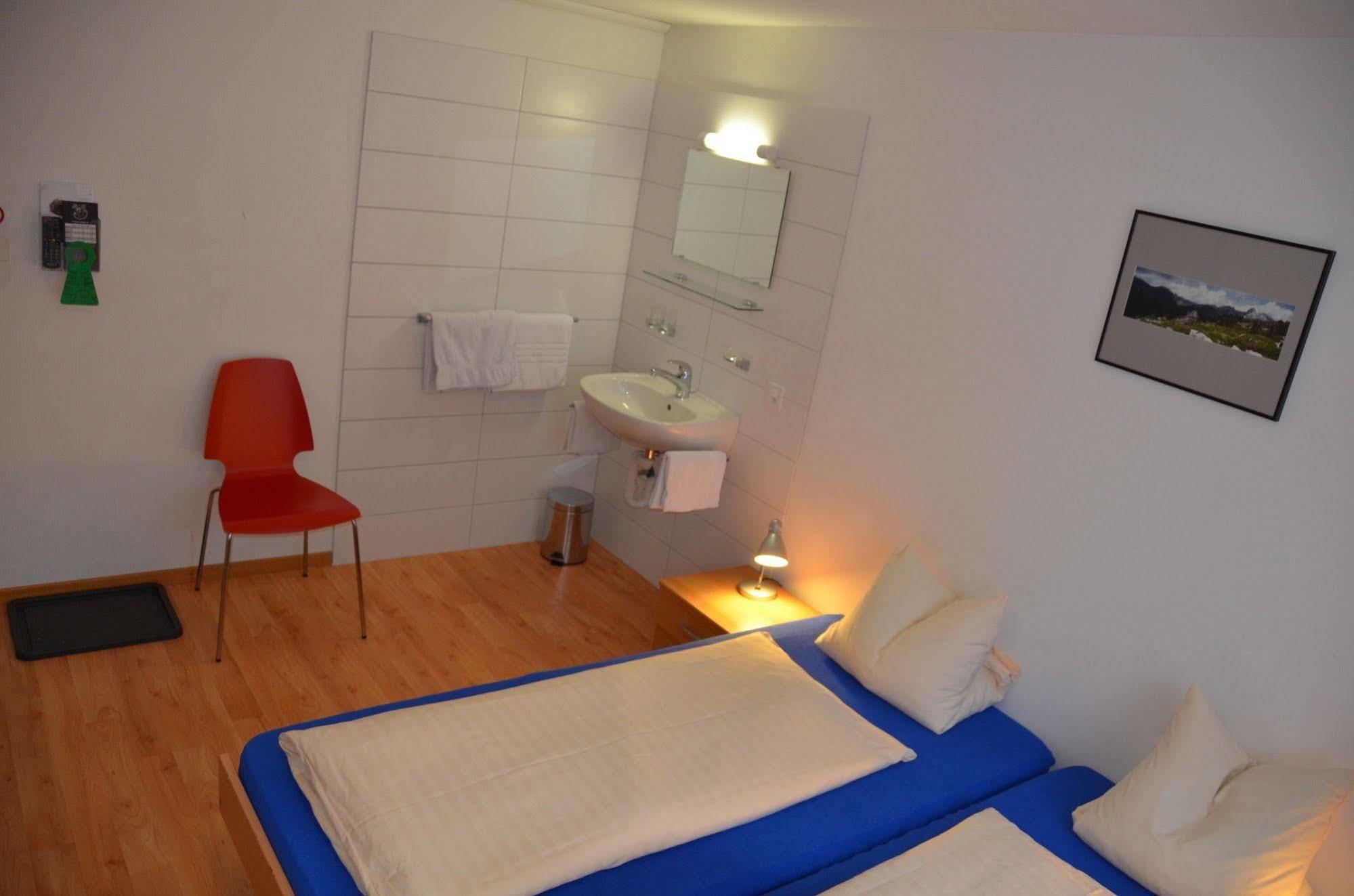 Hostal Hirschen Backpacker-hotel & Pub Schwyz