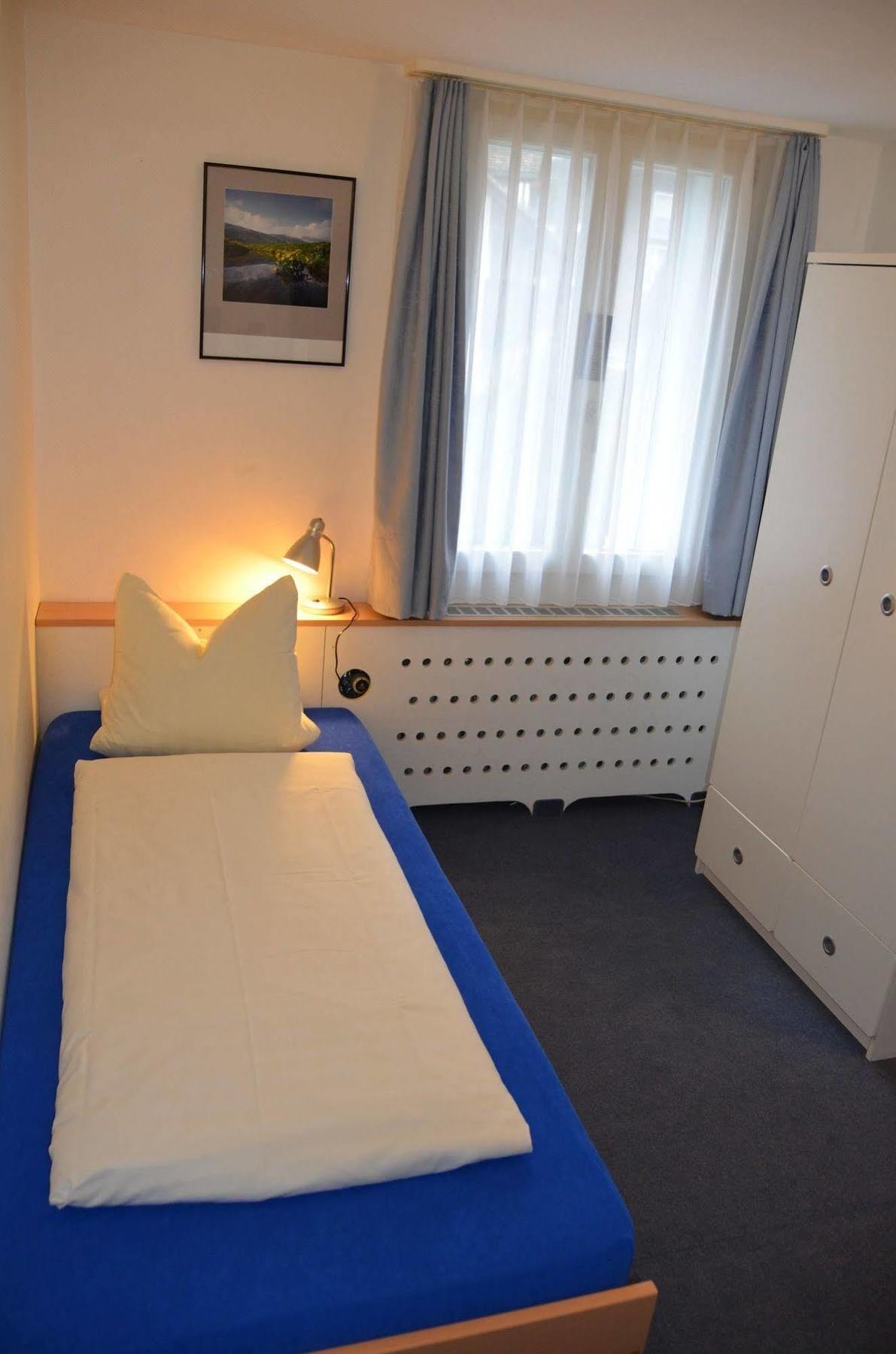 Hirschen Backpacker-hotel & Pub Schwyz